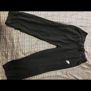 NIKE CAPRI FLEECE PANTS BLACK